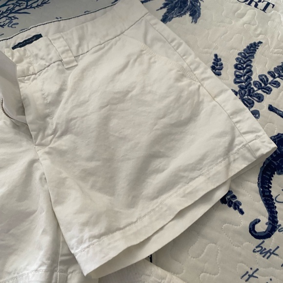 Tommy Hilfiger - Picture 1 of 5